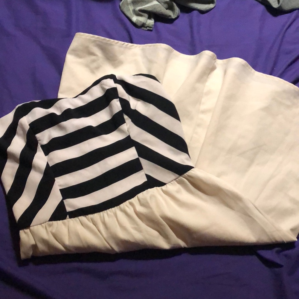 Strapless dress w/ strips on top